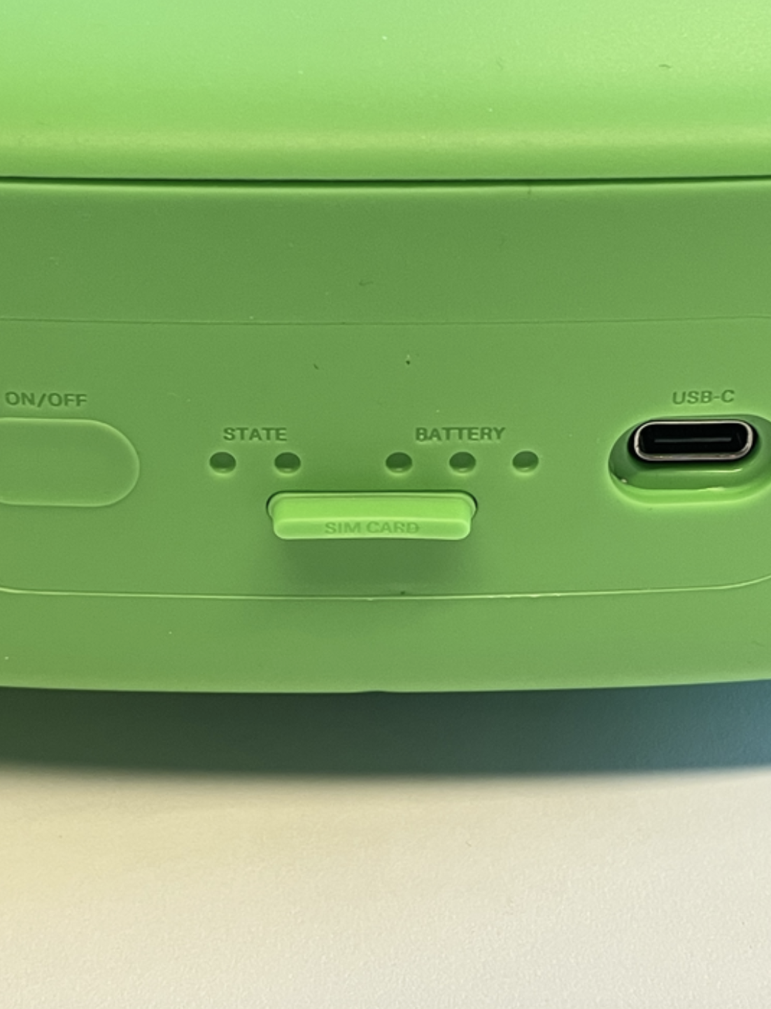 Sim tray properly inserted.png